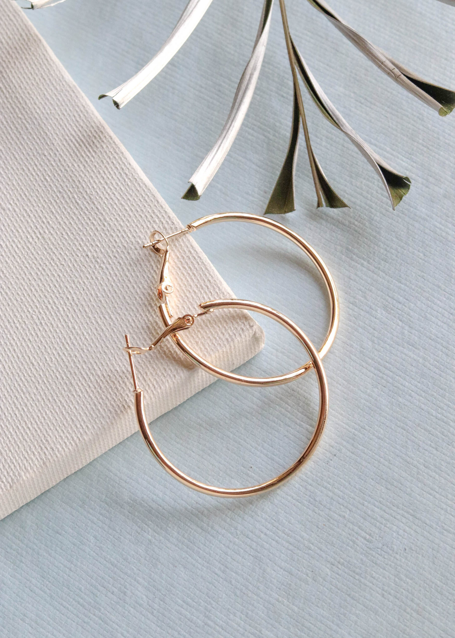 Gold Plain Round Medium Size Hoop Earrings