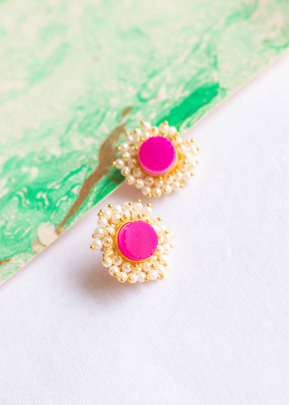 Raw Quartz Stud Earrings With Pearls (Pink)