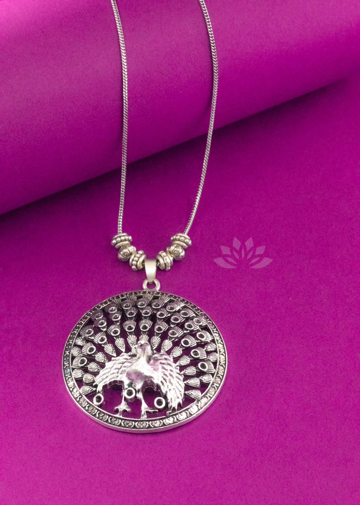 Silver Brass Chain Peacock Round Pendant Neckpiece