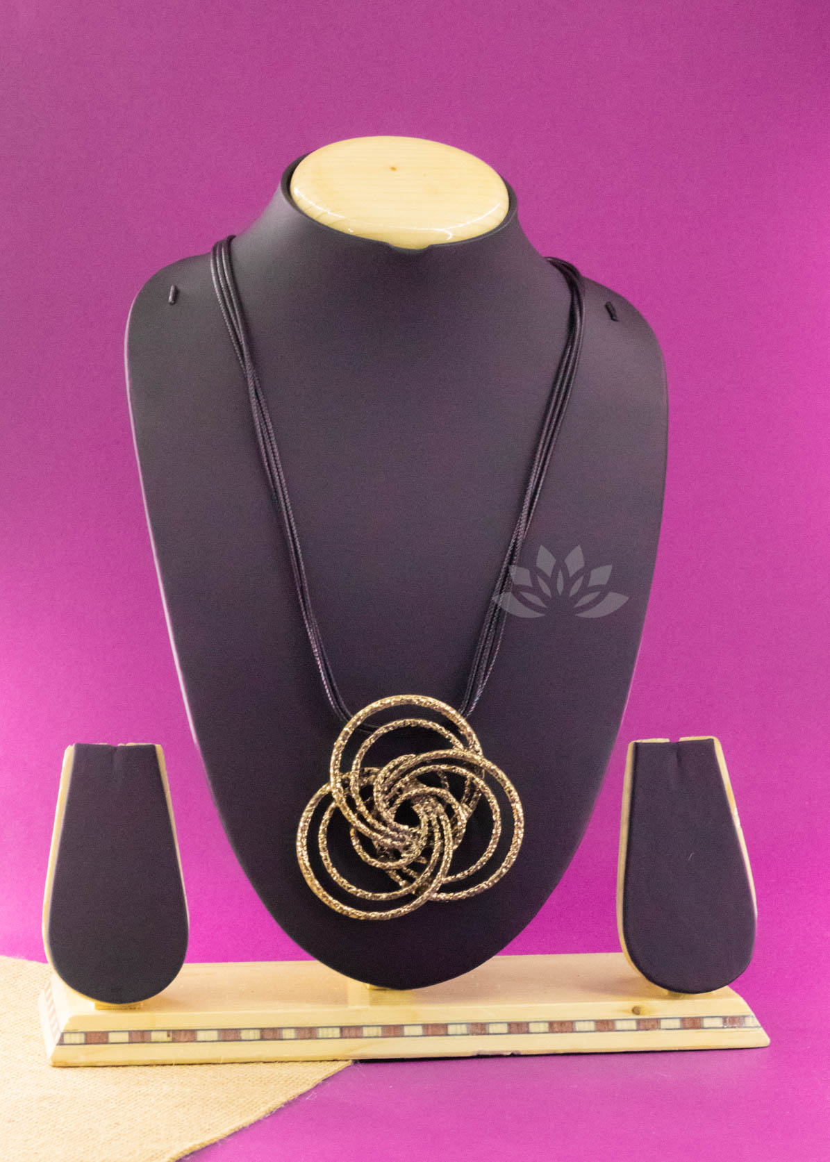 Black Long Thread Gold Pendant Neckpiece