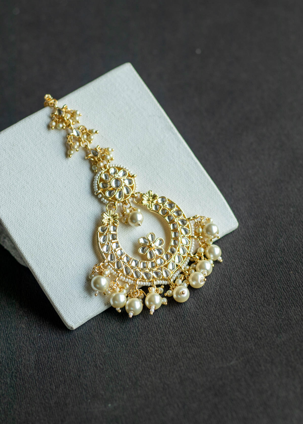 Pearl Kundan Mangtika