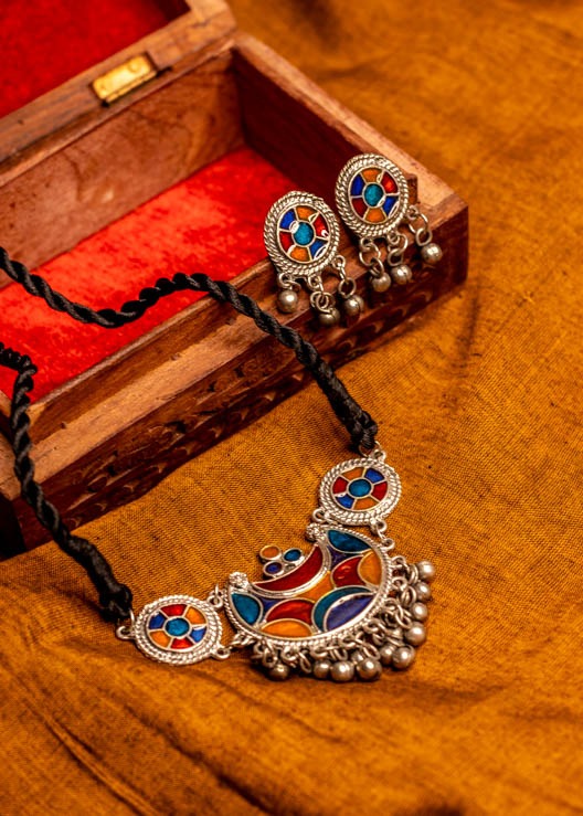 Silver Multicolor Neckpiece