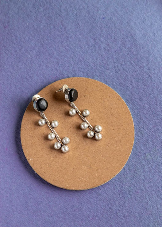 Black & White Stone Pearl Leaf Shaped Dangler Earrings